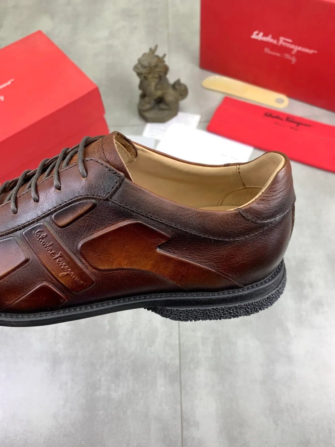 Men's Men's Shoes P560💰[New Style] Water-dyed Niuli 🆘[Salvatore Ferragamo] Ferragamo's latest casual business leather shoes for men! Listed simultaneously! The fabric is made of specially imported original calfskin, the lining is made of imported water-dyed cowhide, and the original combination outsole is absolutely luxurious and leads the fashion trend. Matching code: 39-44 (45 customized) 5️⃣ colors available